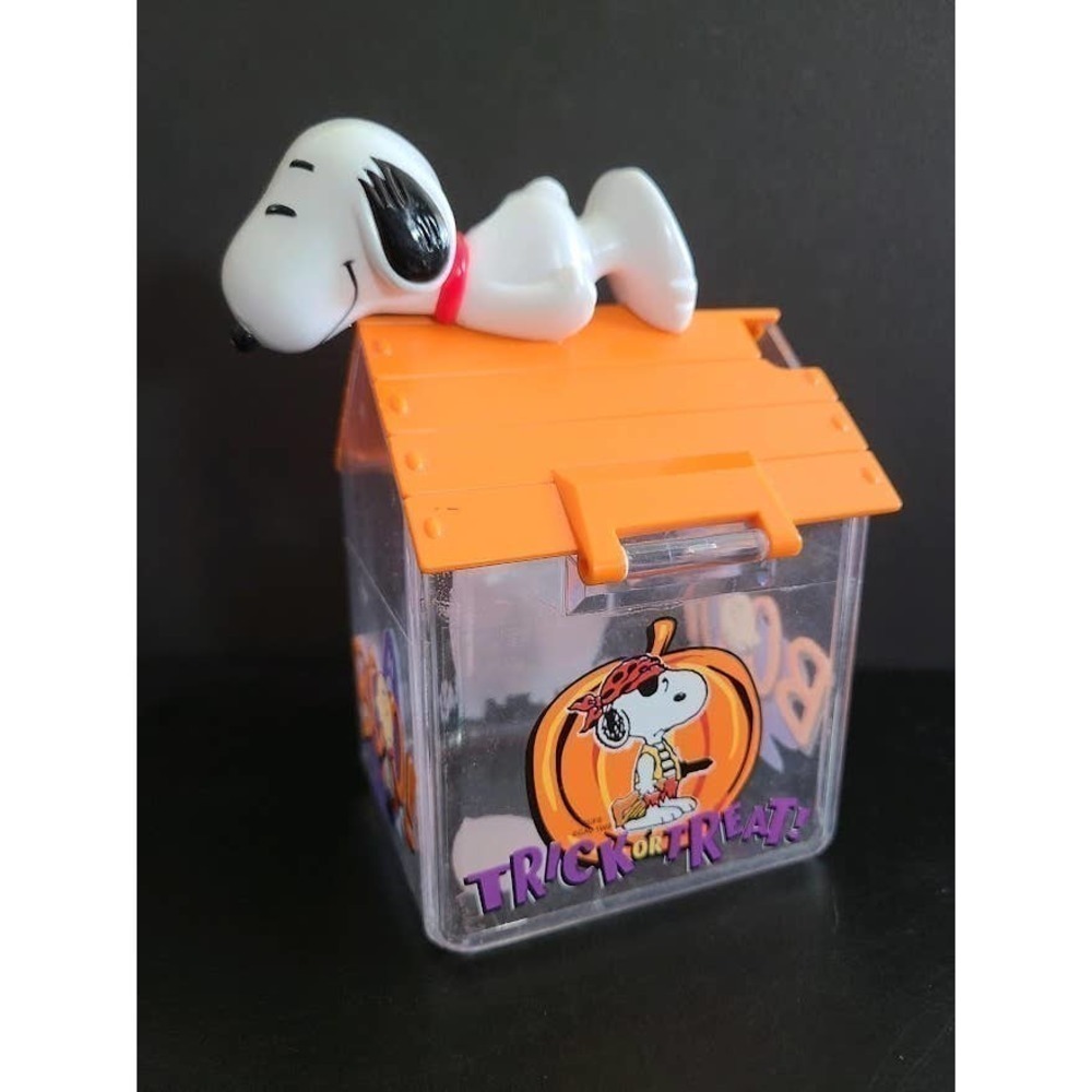Snoopy on Doghouse W/Orange Roof #13#35